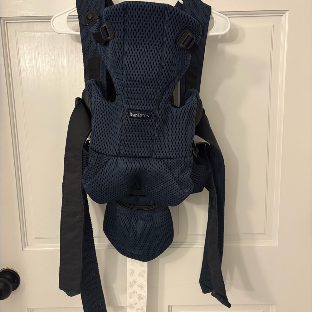 BabyBjorn Carrier in Navy Blue